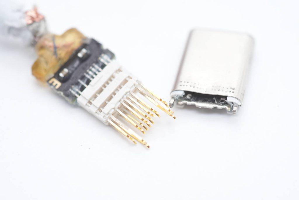 Teardown report: Apple's new USB-C to Lightning cable A2561