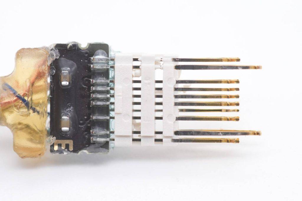 Teardown report: Apple's new USB-C to Lightning cable A2561