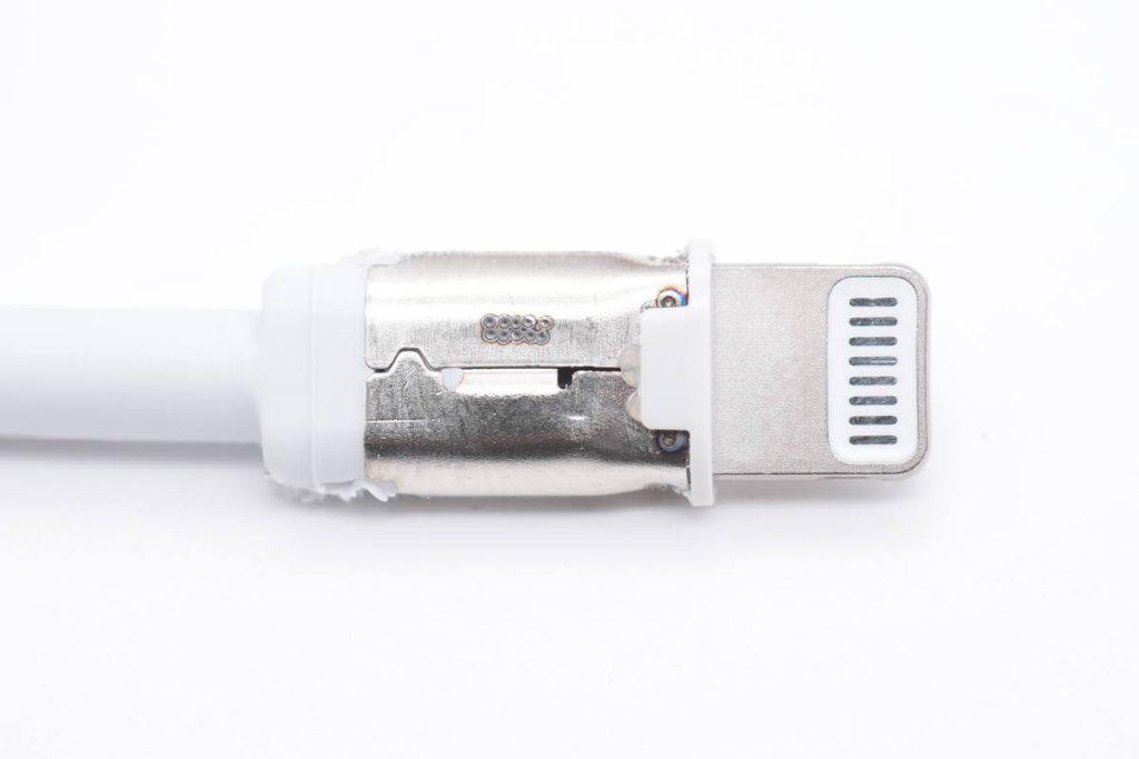 Teardown report: Apple's new USB-C to Lightning cable A2561