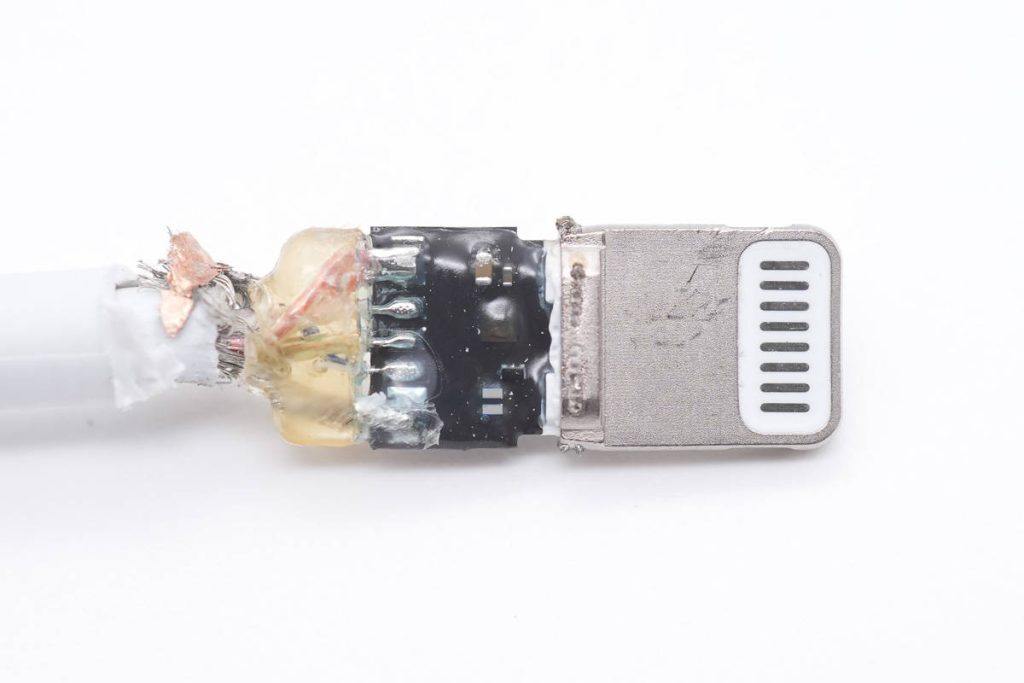 Teardown report: Apple's new USB-C to Lightning cable A2561