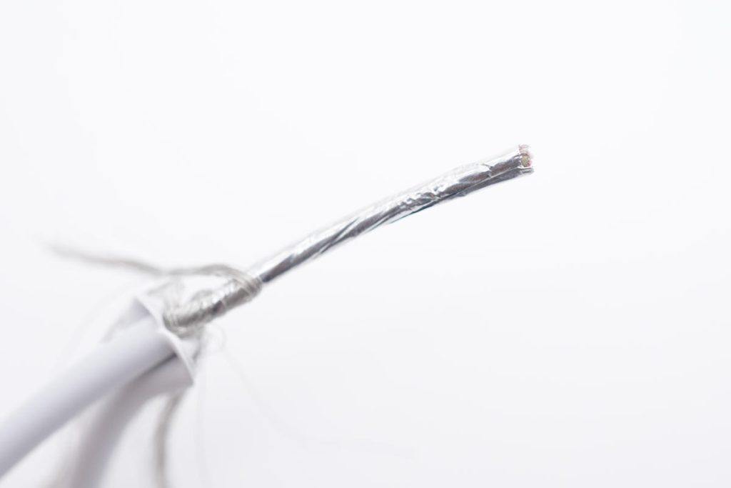 Teardown report: Apple's new USB-C to Lightning cable A2561
