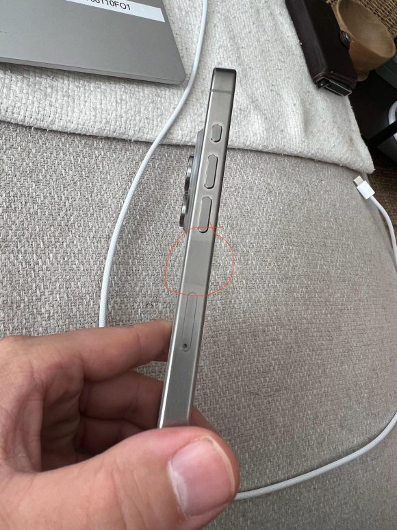 iPhone15 Dust scratch_2