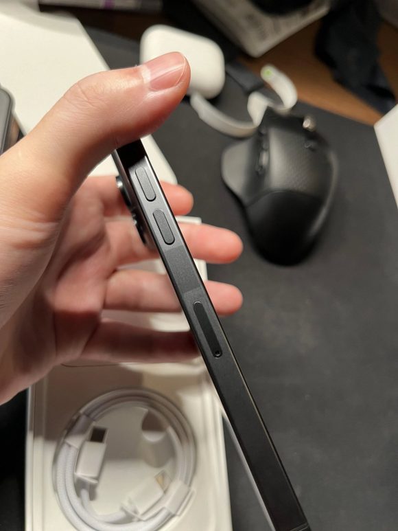iPhone15 Dust scratch_4