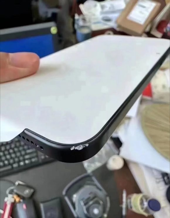 iPhone15 Dust scratch_5