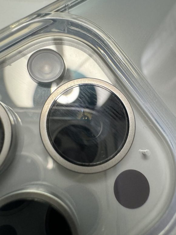 iPhone15 Dust scratch_1