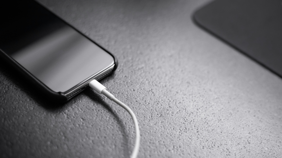 iPhone screen goes dark 1