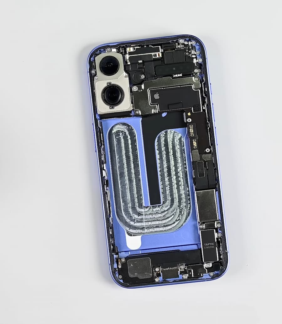 Apple iPhone 16 battery adhesive comprehensively explains how to achieve rapid separation with power on 5