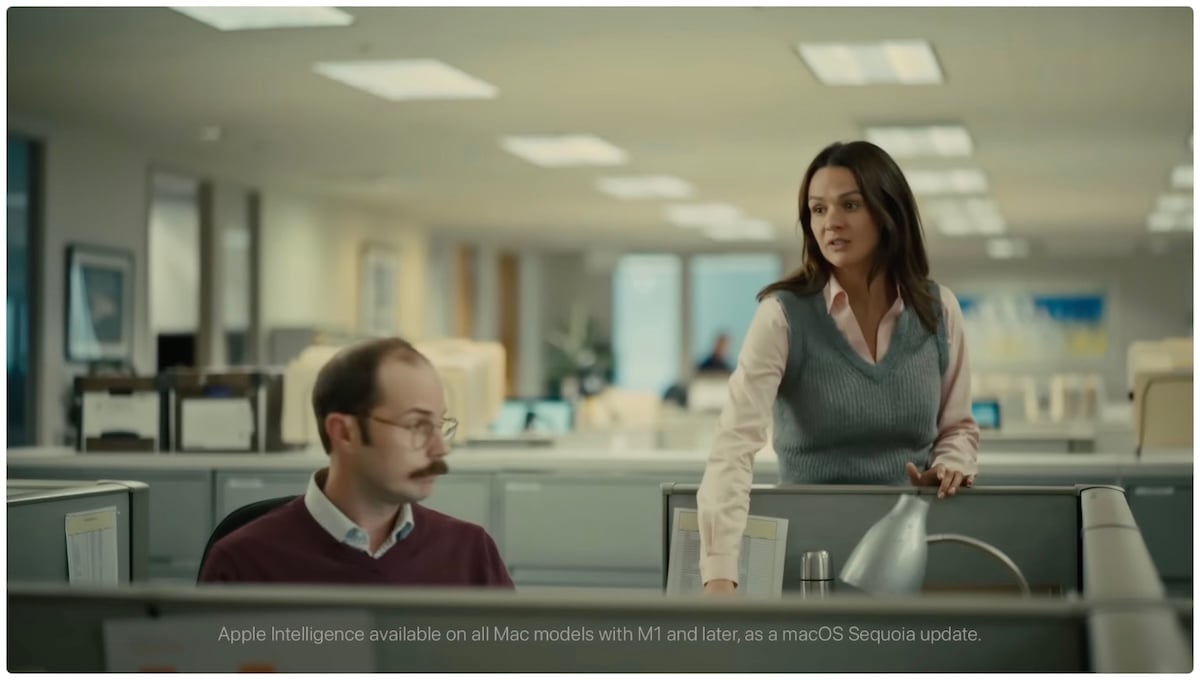 Apple Intelligence | Change your tone | MacBook Pro