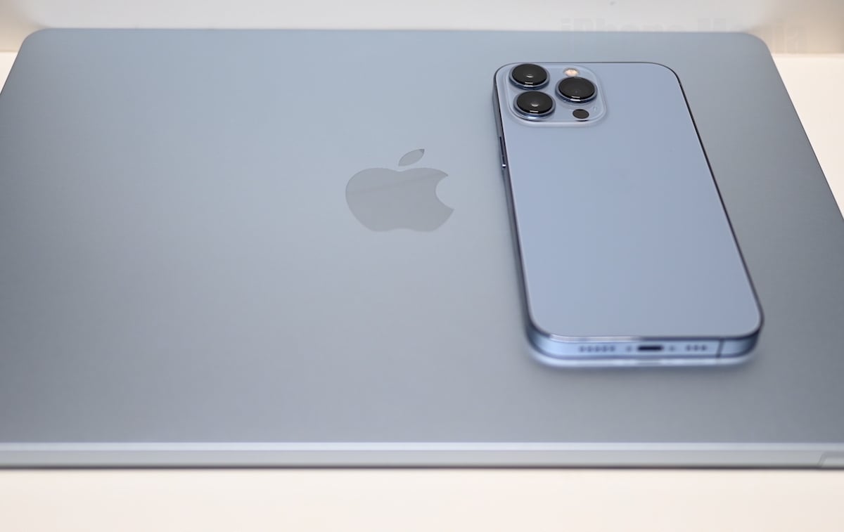 MacBook Air skyblue 0316_4