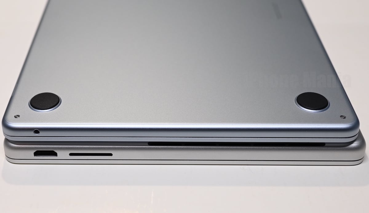 MacBook Air skyblue 0316_11