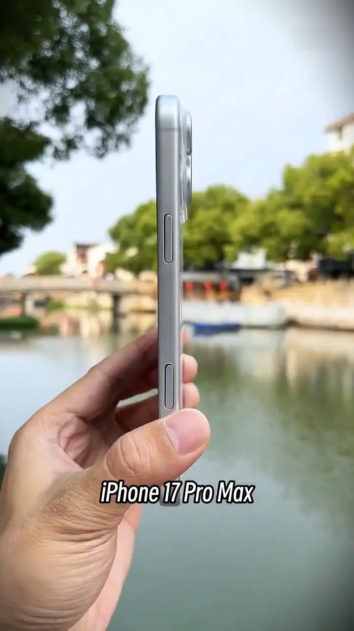 The iPhone 17 Pro Max real-life photos appear for the first time! The four highlights of the new body appearance and protective case reveal 3