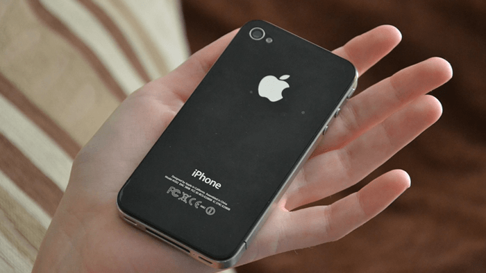 From antenna doors to 5G: Historical shadows of iPhone signal issues