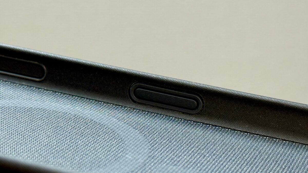 Apple Tech Woven Case Review for iPhone17 Pro