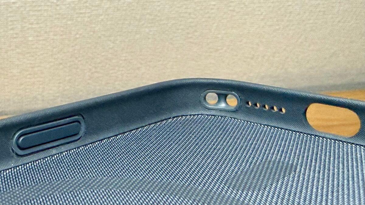 Apple Tech Woven Case Review for iPhone17 Pro
