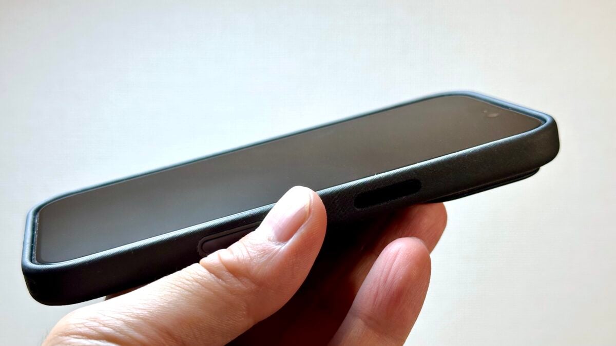 Apple Tech Woven Case Review for iPhone17 Pro