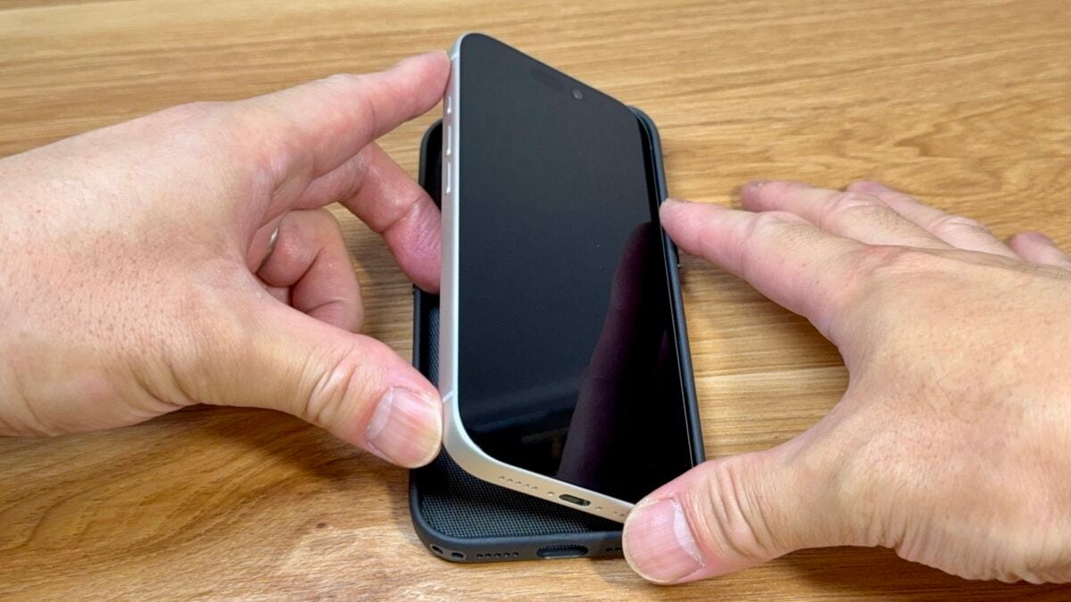 iPhone17 Pro Tech Woven Case Crossbody Strap Review hato/iPhone Mania