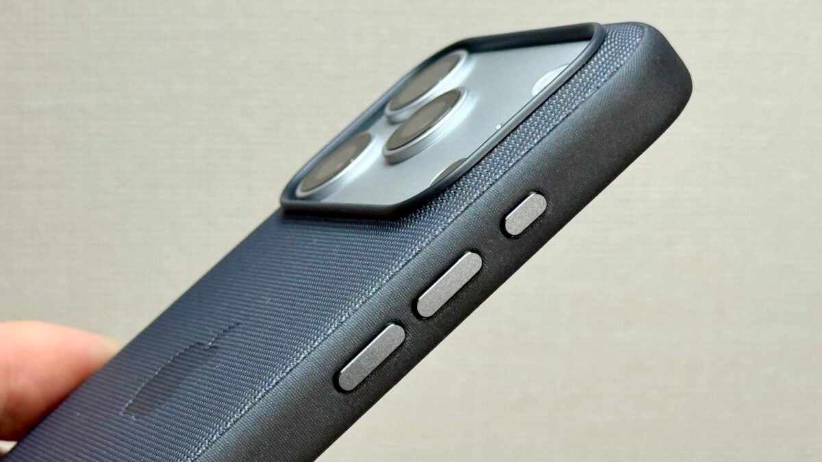 iPhone17 Pro Tech Woven Case Crossbody Strap Review hato/iPhone Mania