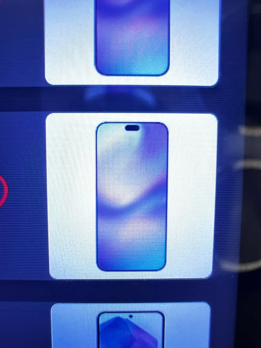 Protective stickers confirm that the size of the iPhone 17 Pro dynamic island is narrowed, and the difference between new and old models is compared in one article 3