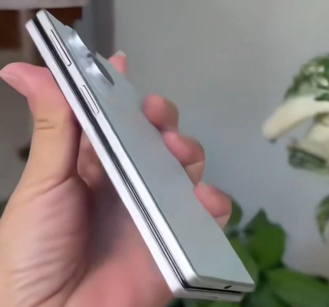 Samsung has not yet released its new flagship Galaxy, but it is close to being exposed! Wider appearance and surprisingly thin body