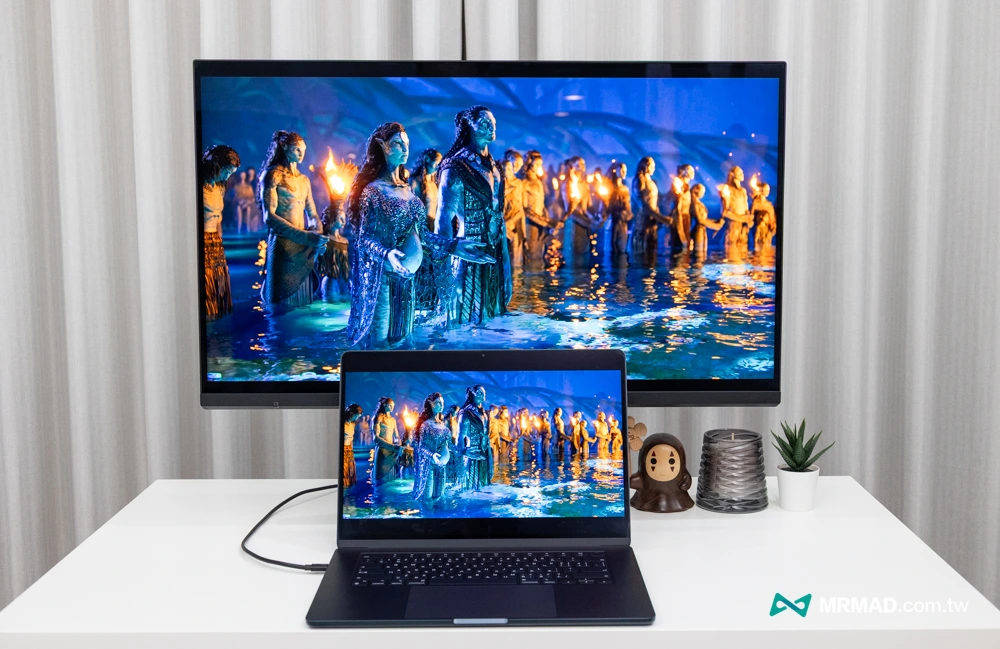 Comparison of MA320UG screen color performance and MacBook actual test 3