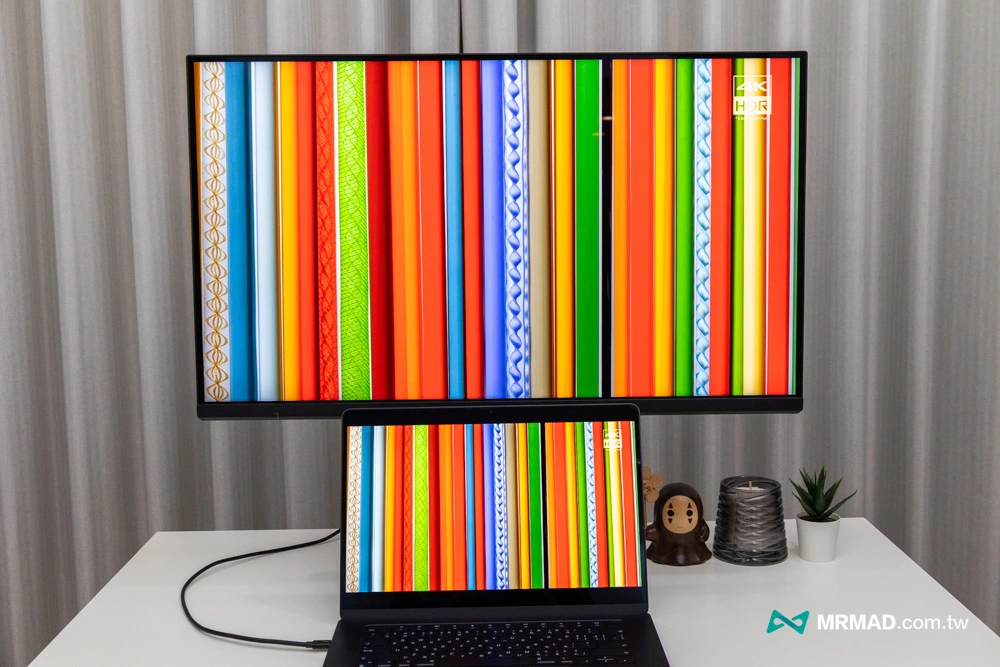 Comparison of MA320UG screen color performance and MacBook actual test 4