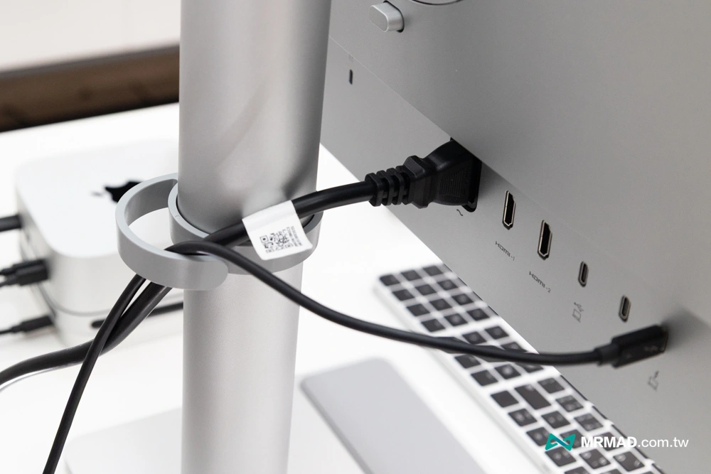 First-line integrated desktop solution Thunderbolt 4 + 96W power supply 5