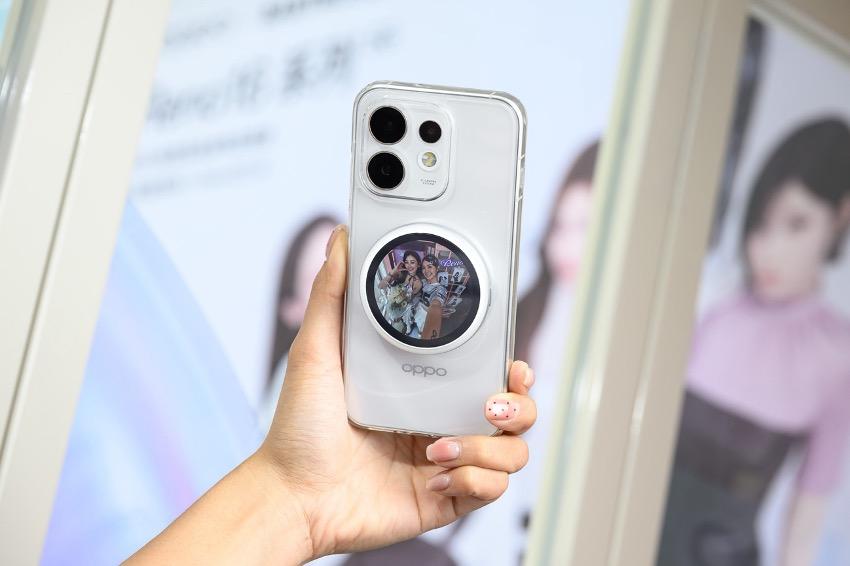 The electronic bubble mirror can be used as a selfie viewfinder. (Photo/OPPO)
