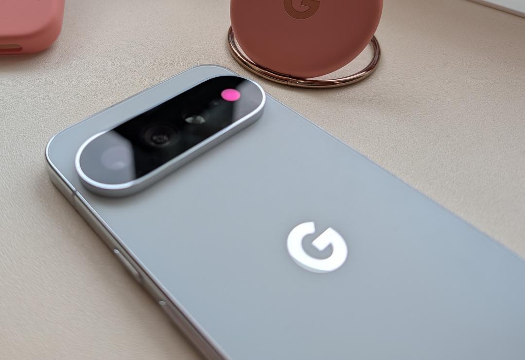 The HiLigh lighting effect is exclusive to the Pro series. When frequently used contacts receive calls, the lighting effect will light up. (Photo/Photo by reporter Wu Peihua)