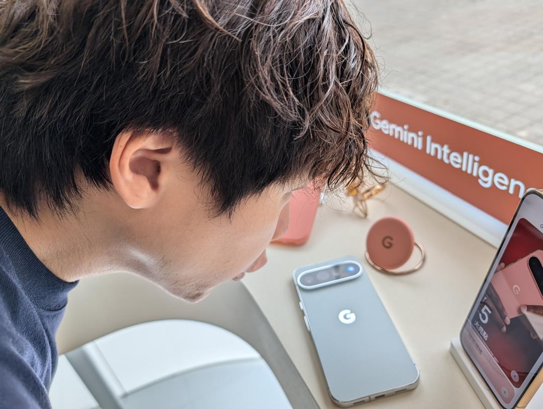 When talking to Gemini, you can also judge whether it is listening or thinking through the lighting effects. (Photo/Photo by reporter Wu Peihua)