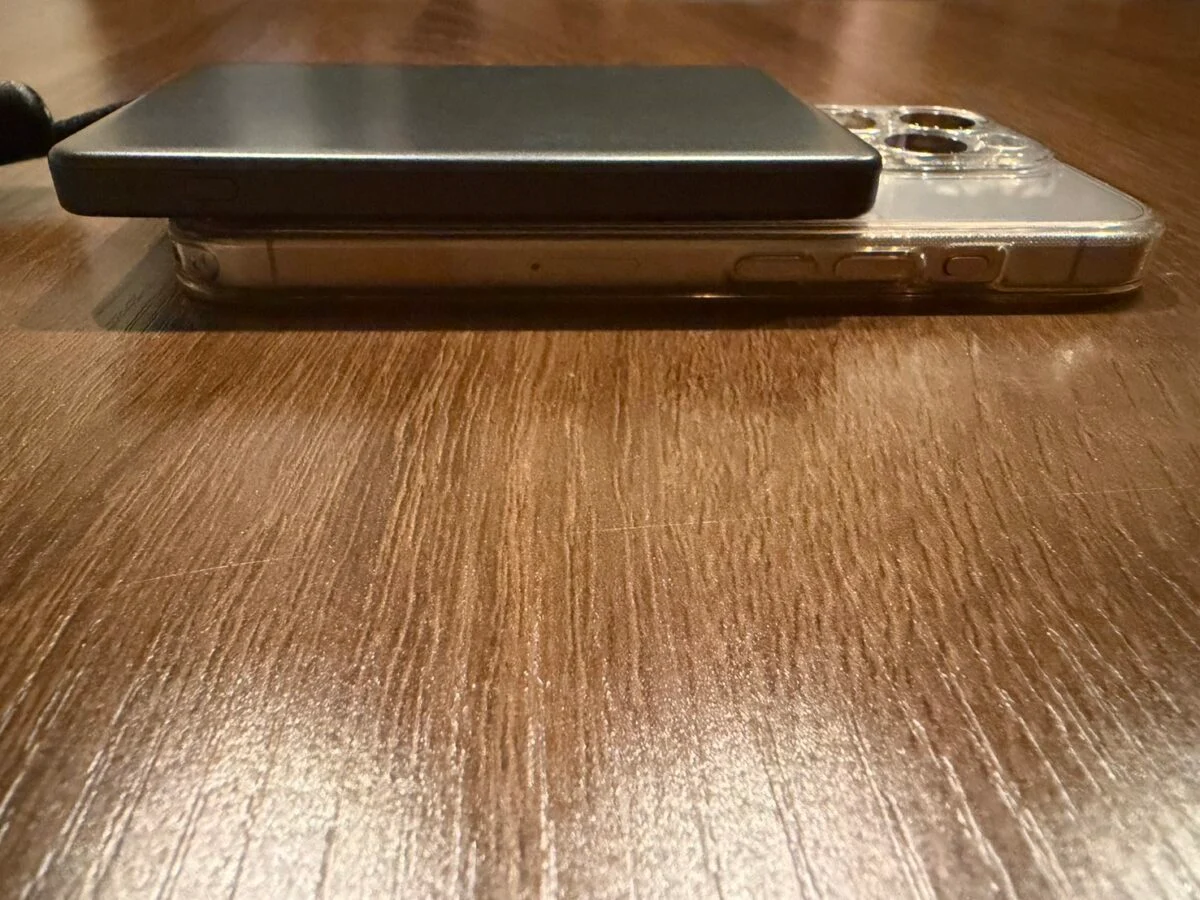 SOLIDZ Power Bank Model FT stacked with iPhone15 Pro