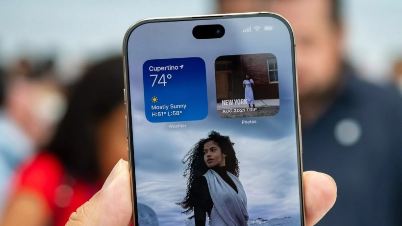 古尔曼:苹果 iPhone 18 Pro 将搭载更小的灵动岛,支持显示三个实时活动